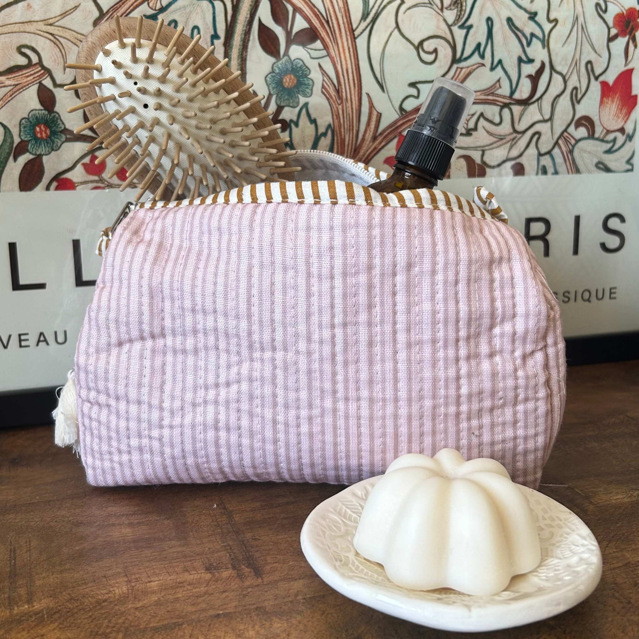 Pochette rayée matelassée
