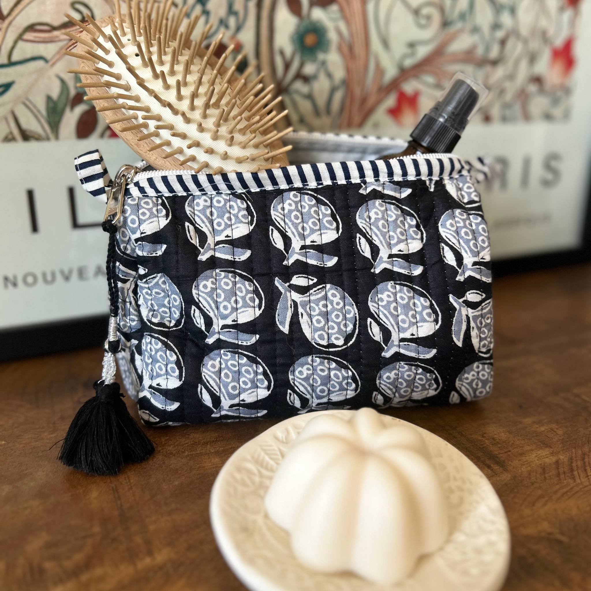 Pochette matelassée imprimée au bloc – Midnight Bloom