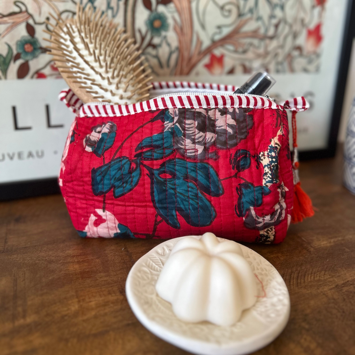 Pochette matelassée fleurie – Jardin rouge
